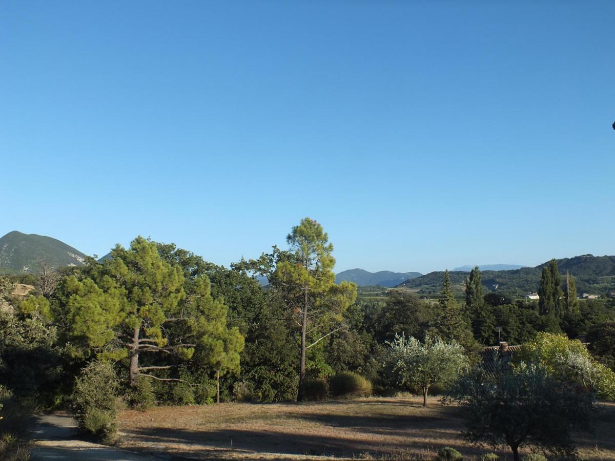 Une Ronce Sous Le Figuier Rousset-les-Vignes Bagian luar foto